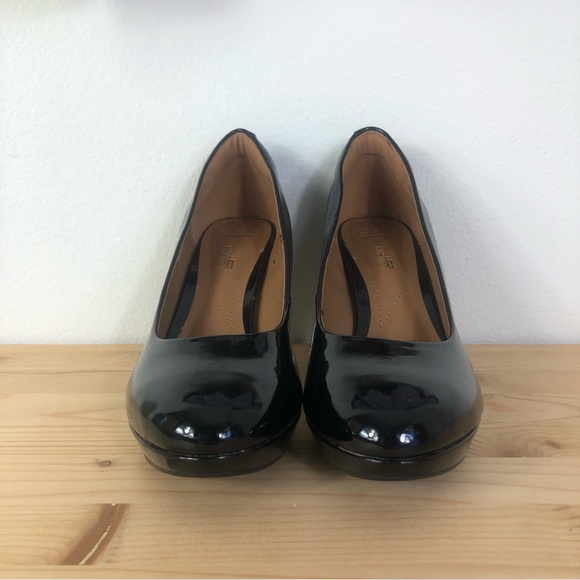 Clarks Collection Soft Cushion Black Platform Patent Leather Heels Size 8 Career - Picture 4 of 11